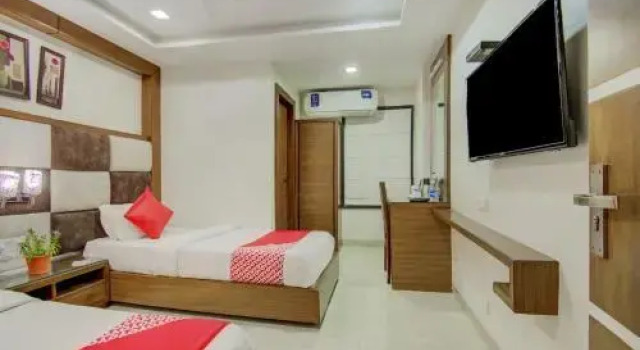Hotel Devamrit by OYO Rooms, Забронировать Отель Отели штата Махараштры 3 звезды, 3*