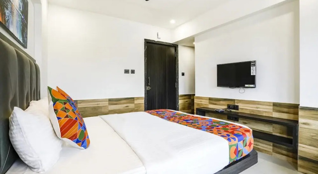 FabHotel Prestige Elite - Nashik Road, Забронировать Отель Отели Насик 3 звезды, 3*