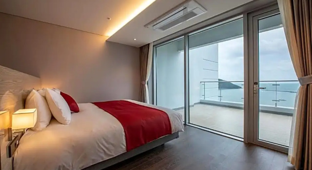 Люкс Ramada Suites by Wyndham Geoje