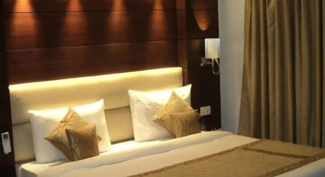 Номер Deluxe West Yard Hotels