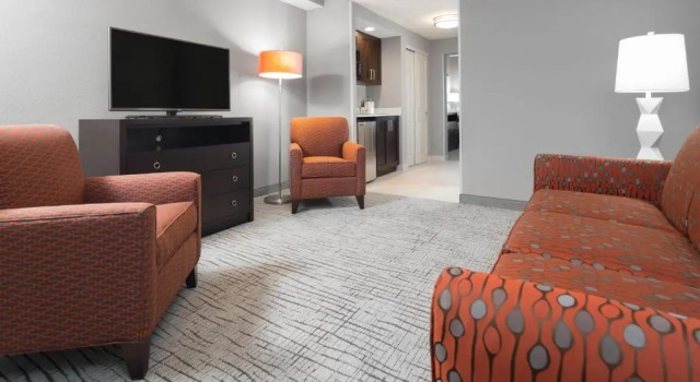 Двухместный полулюкс Holiday Inn Hotel & Suites Davenport by IHG