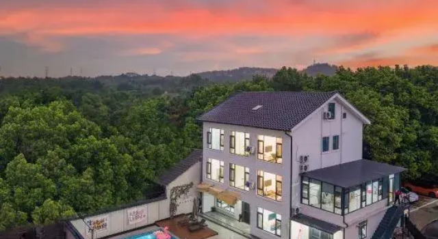 Xidu Xiaozhu · Stream Tracing Swimming Pool Vacation Boutique Stay, Забронировать Бутик-отель Хучжоу Чжэцзян