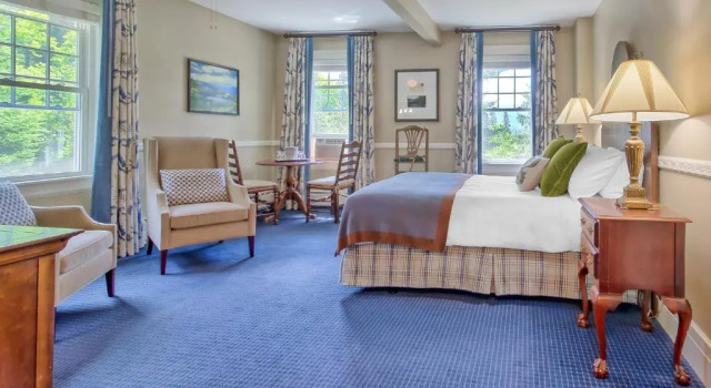 Четырёхместный семейный номер Standard Omni Bretton Arms Inn at Mount Washington Resort