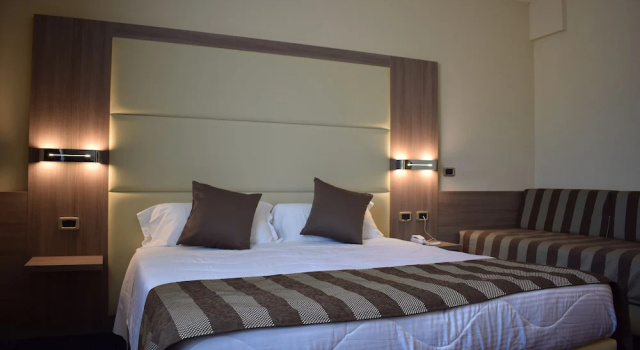 Четырёхместный номер Standard Roma Domus Hotel