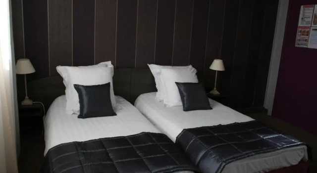Трёхместный номер Standard Hostellerie de la Quenoeuille