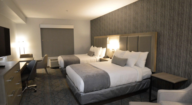 Четырёхместный номер Standard Best Western Plus Executive Residency Oklahoma City I-35