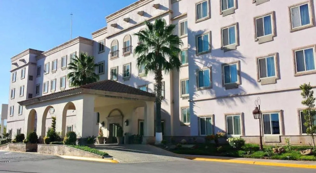 DoubleTree Suites by Hilton Saltillo, Reserva ahora Hotel Hoteles en Saltillo con piscina, Piscina