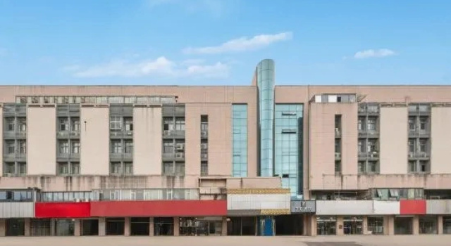 7Days Inn Hotel (Yangzhou Wandaguangchang), Rezerwuj Hotel Hotele w Jiangsu z parkingiem, Parking
