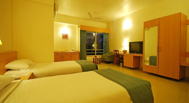 Hotel Phoenix, Забронировать Отель Отели штата Махараштры 3 звезды, 3*
