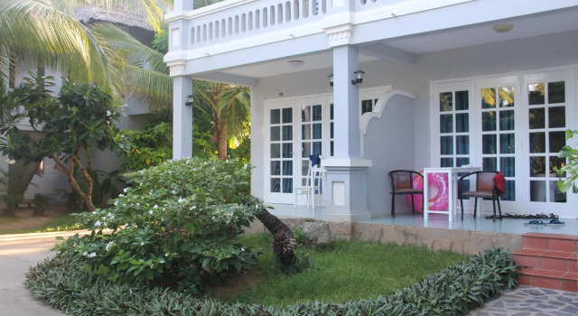 Little Paris Resort