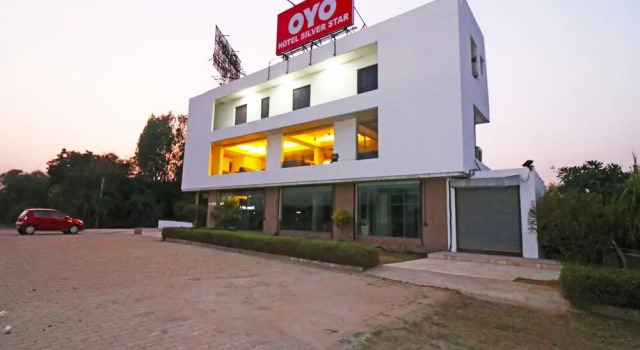 OYO 2484 Hotel Silver Star, Забронировать Отель Отели штата Раджастхана с парковкой, Парковка