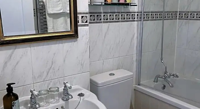 Номер Standard Burleigh Court Hotel