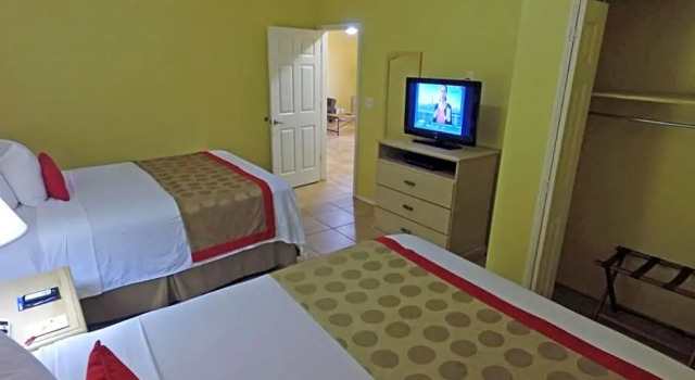 Шестиместный номер Standard Ramada by Wyndham & Suites South Padre Island