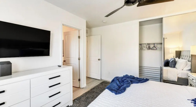 Modern Gilbert Getaway w/ Yard ~ 5 Mi to Downtown!, Đặt Khách sạn Gilbert Scottsdale