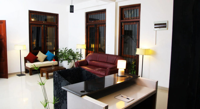 Rohini Residence, Забронировать Отель Отели Западной провинции 3 звезды, 3*