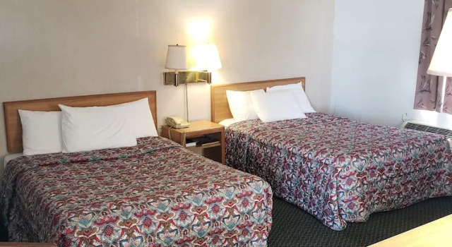 Четырёхместный номер Economy Budget Inn Horseheads