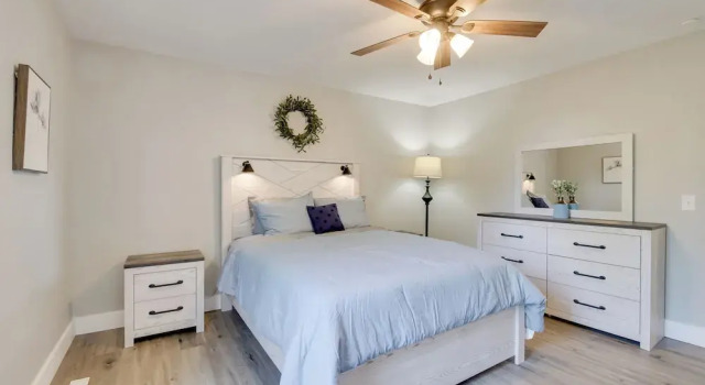 Cheerful Townhouse - Walk to Table Rock Lake!, Забронировать Отель Отели Table Rock Lake 3 звезды, 3*