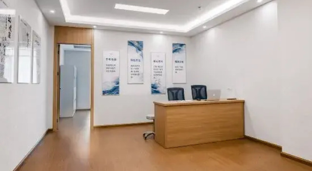 Sinopharm Qujing International Health and Wellness Center, Rezerwuj Hotel Hotele w Qujing z parkingiem, Parking