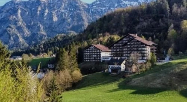 Priv. Ferienwohnung Dachsteinblick | Hubschneider, Book Hotel Bad Goisern 