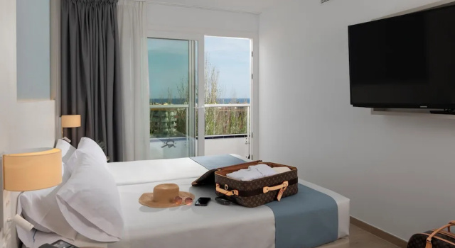 Люкс с видом на сад Costa Encantada Suites & Resort