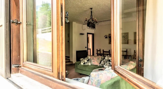 Chalet Bornhome relax, sport e cultura altopiano del sole 6 ospiti - pet Frendly, Prenota Chalet Cottage a Borno, Cottage