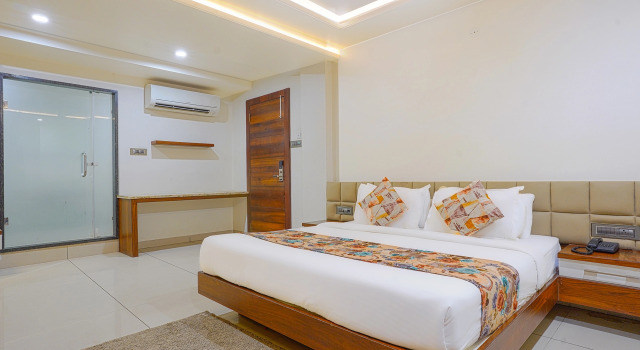 Люкс FabHotel Jewel Palace