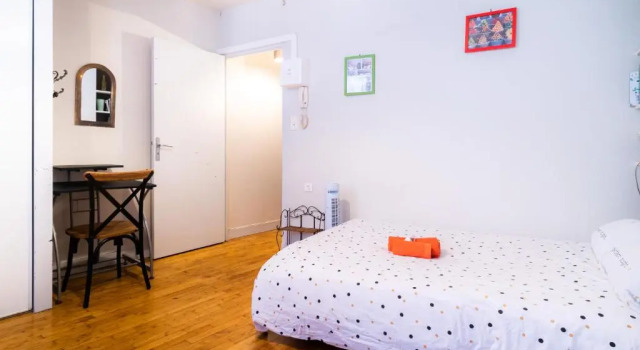 Studio 27 - 3eme etage, Забронировать Апартаменты/квартира Отели Лиможа с парковкой, рядом с Церковь Сен-Мишель-де-Лион, Парковка