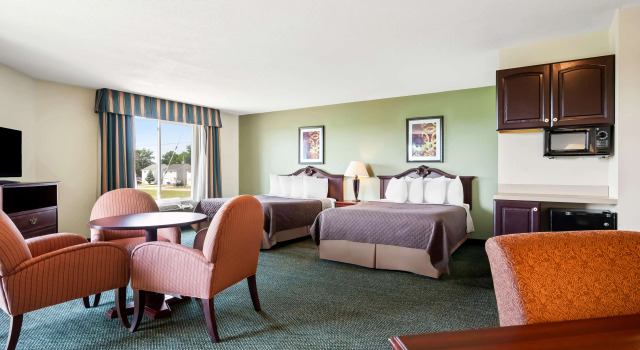 Четырёхместный полулюкс Best Western Annawan Inn