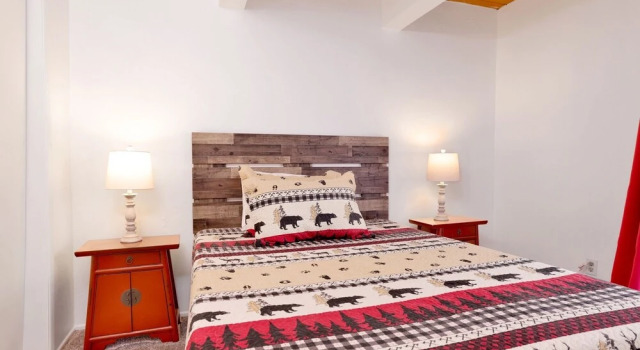 2235-bear Mountain Views 3 Bedroom Home by RedAwning