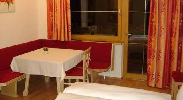 Pension Gasser, Prenota Hotel Hotel a Tirolo con parcheggio, Parcheggio