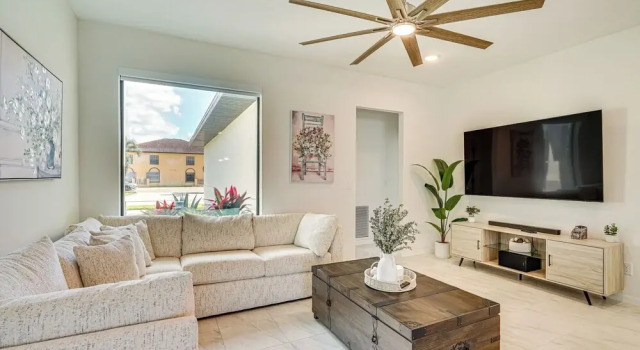 5 Mi To Beach: Cape Coral Escape W/ Patio & Grill!, Забронировать Отель Кейп-Корал Southwest Florida
