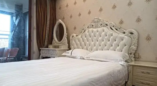 Люкс с 3 комнатами с балконом и с красивым видом из окна Mermaid Apartment