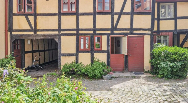 Awesome Apartment in Ystad With, Rezerwuj Apartament Hotele w Lagos z parkingiem, Parking