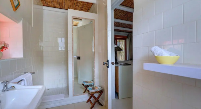 Номер Deluxe 81 on Church Guest House