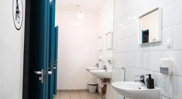 Четырёхместный номер Standard WOW City Hostel