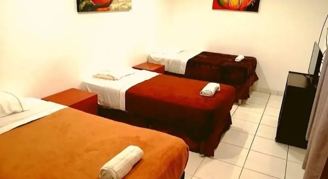 Hs Duquesa de Villa, Rezervovat Vila Miraflores Lima