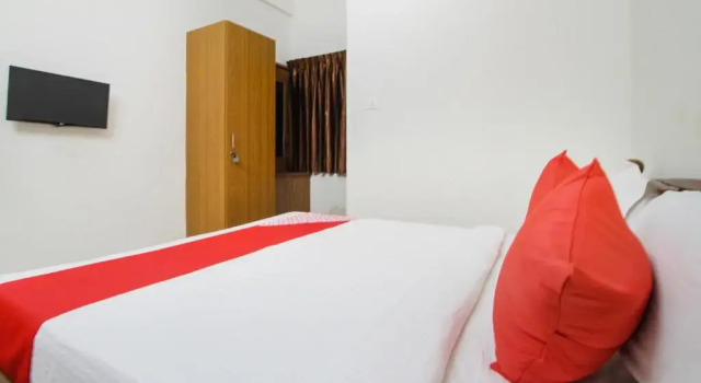 Shri Balaji Hotel And Lodging by OYO Rooms, Rezerwuj Hotel Baramati Nowe Delhi