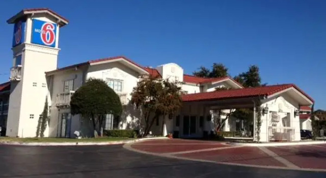 Кровать в общем номере Motel 6-Dallas, TX - Market Center
