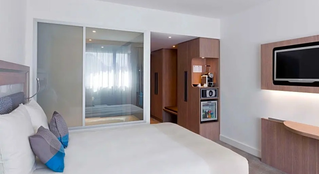 Двухместный номер Superior для гостей с ограниченными возможностями Novotel Lugano Paradiso