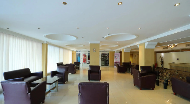 OYO 112 Semiramis Hotel