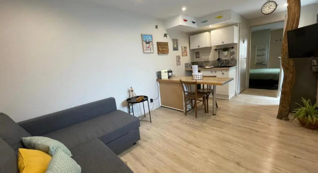 Апартаменты Appartement cosy au coeur du Beaujolais