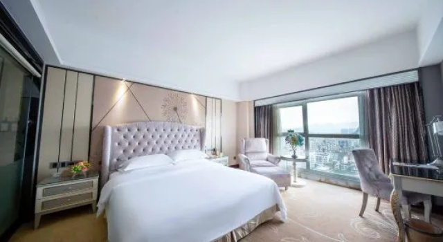 Трёхместный люкс Superior Vienna International Hotel (Xinxing new city square)