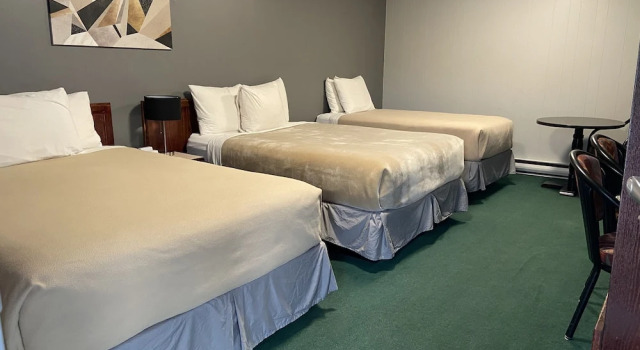 Трёхместный номер Deluxe Monashee Lodge