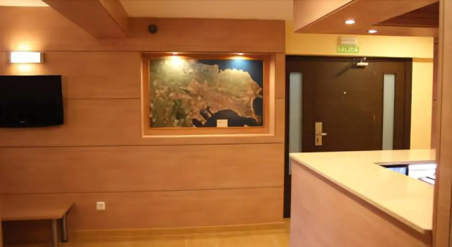 Hostal Rocamar, Забронировать Хостел Отели Сантандера с парковкой, рядом с Музей доисторической эпохи и археологии провинции Кантабрия, Парковка