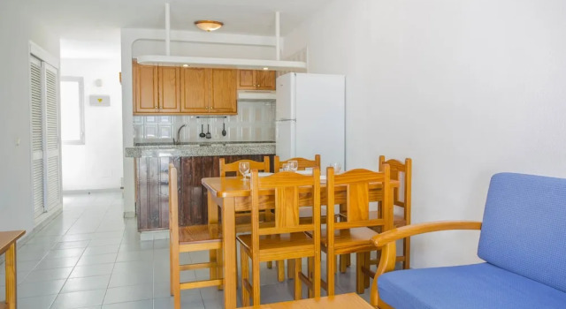Номер Standard Дуплекс с 2 комнатами с балконом Apartamentos Puerto Colon Club