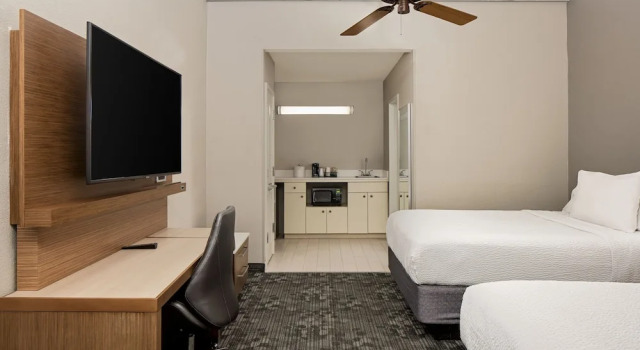 Номер Standard с 2 комнатами с балконом Courtyard by Marriott Key West Waterfront