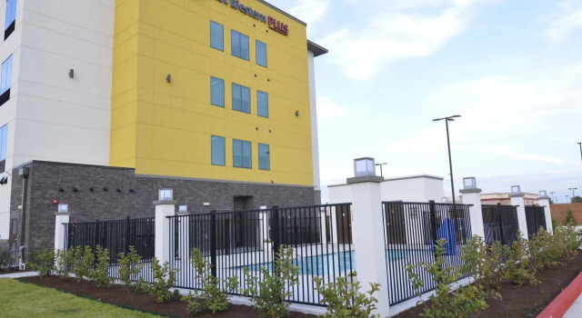 Comfort Inn & Suites Houston I-45 North - IAH, Book Hotel Houston Houston