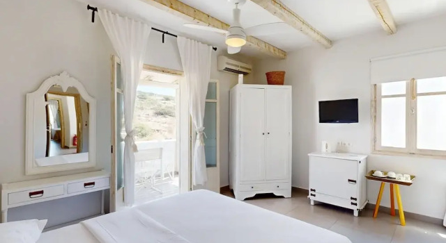 Номер Standard с балконом и с видом на горы Speires suites
