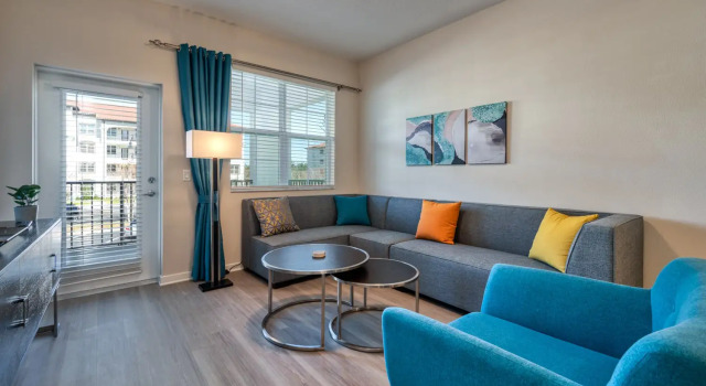 Comfortable home with balcony near Universal Parks, Rezerwuj Hotel Orlando Kissimmee