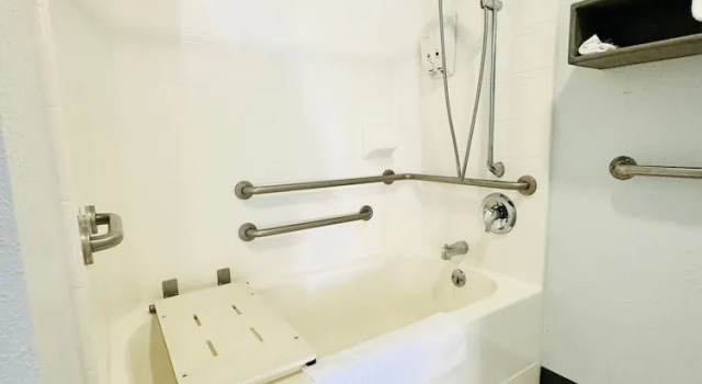 Номер Standard Americas Best Value Inn Salmon